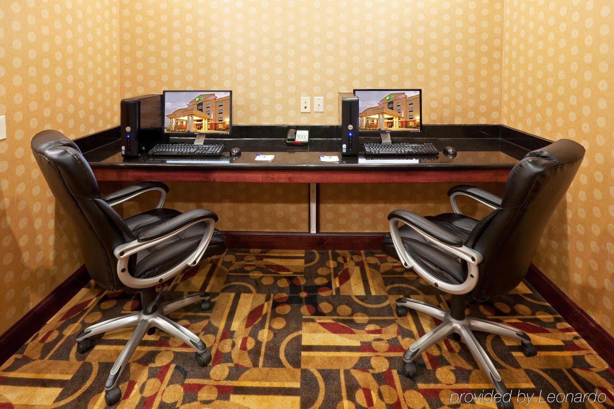 Holiday Inn Express Hotel And Suites Altus By Ihg Bagian luar foto